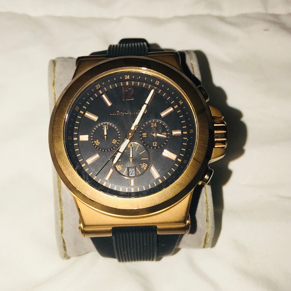 Michael Kors watch - Picture 2 of 3